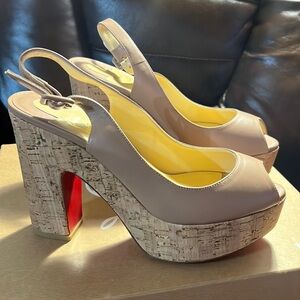 Dona Anna nude Christian Louboutini